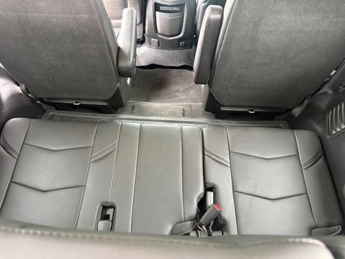 Used 2017 Cadillac Escalade Premium Luxury AWD/4WD image 17