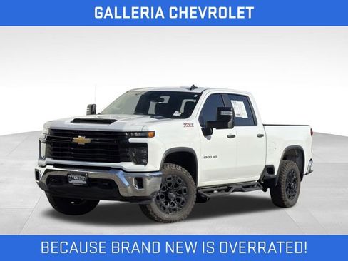 Used 2025 Chevrolet Silverado 2500 W/T w/ WT/CX Safety Package AWD/4WD image 1