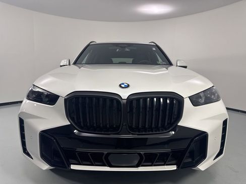 Used 2026 BMW X5 xDrive40i w/ Executive Package image 2