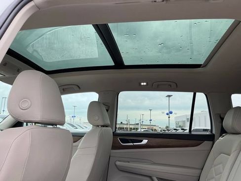 Certified 2025 Volkswagen Atlas SE w/ Panoramic Sunroof Package FWD image 24