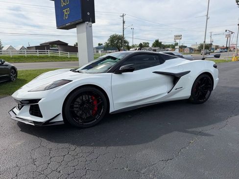 Used 2026 Chevrolet Corvette Z06 RWD image 6