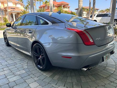Used 2014 Jaguar XJ R LWB RWD image 28