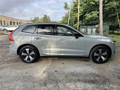 Certified 2025 Volvo XC60 T8 Plus w/ Protection Package Premier image 9