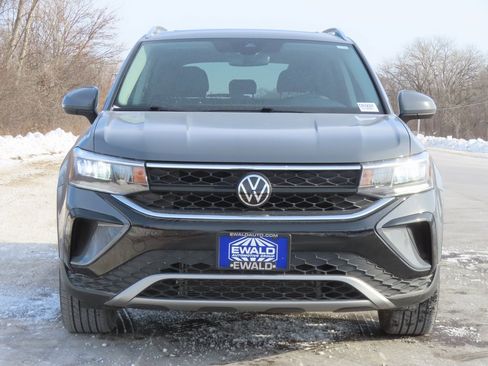 Used 2023 Volkswagen Taos SE w/ Panoramic Sunroof Package image 15