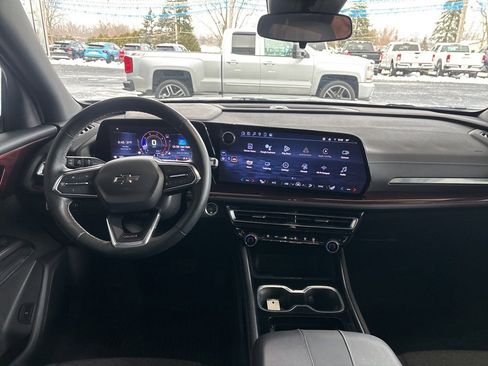 Used 2024 Chevrolet Traverse Z71 image 28