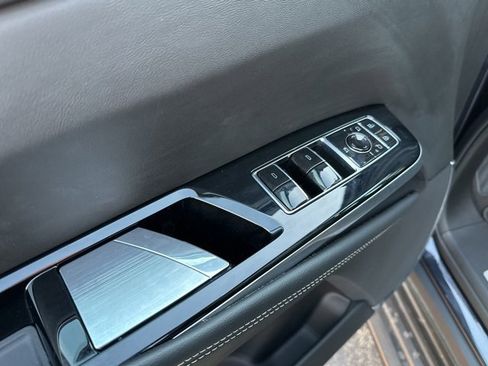 Used 2025 Cadillac Escalade Premium Luxury image 40