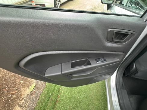 Used 2018 Ford Fiesta SE FWD image 19
