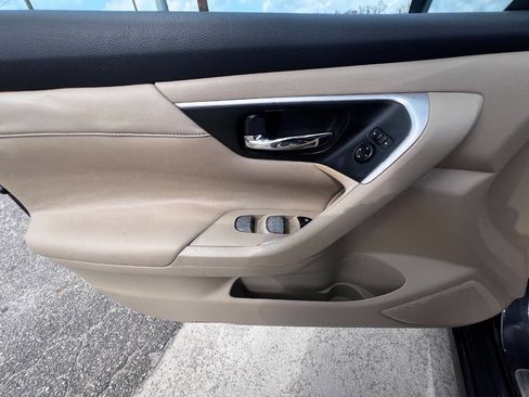 Used 2016 Nissan Altima 2.5 SL w/ 2.5 Technology Package image 17