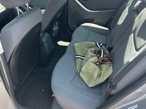 Used 2014 Hyundai Elantra SE FWD image 12