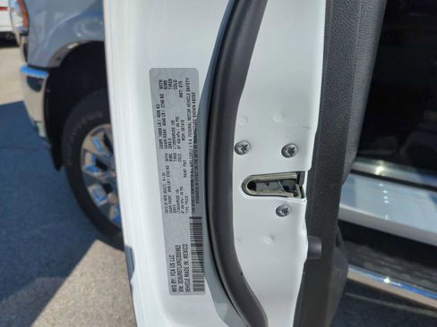 Used 2024 RAM 2500 Limited image 35