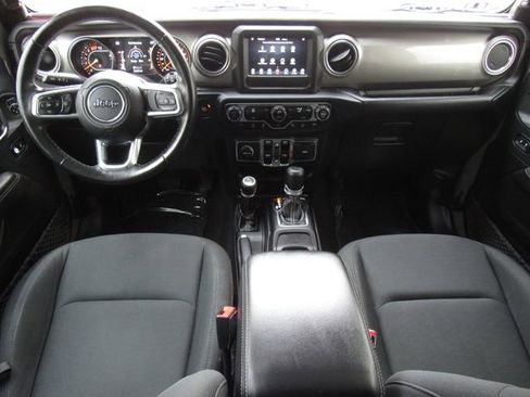 Used 2019 Jeep Wrangler Unlimited Sahara w/ Safety Group AWD/4WD image 28