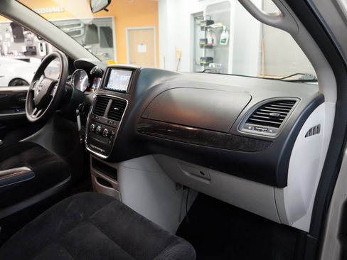Used 2014 Dodge Grand Caravan American Value Package image 32