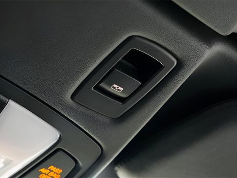 Used 2019 BMW i8 Roadster image 73