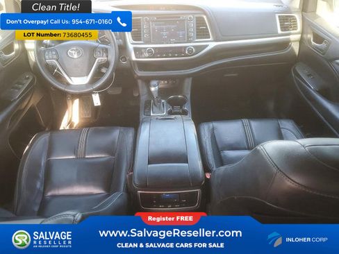 Used 2018 Toyota Highlander SE image 11