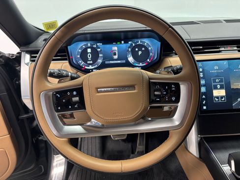 Used 2024 Land Rover Range Rover SE AWD/4WD image 18