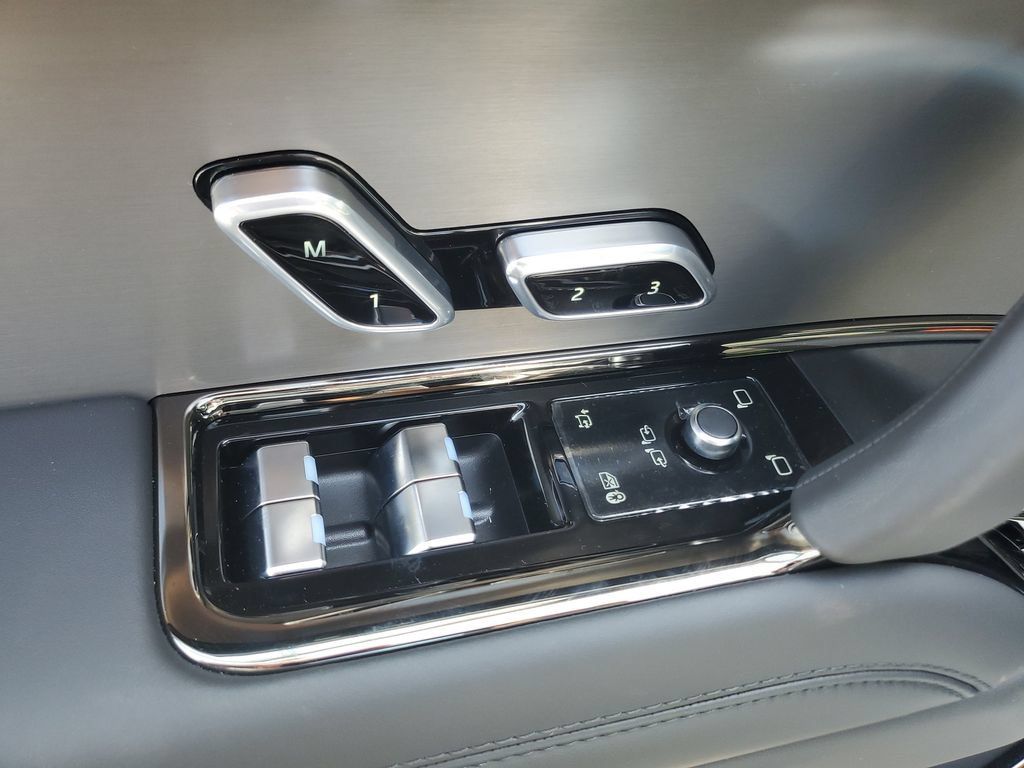 New 2026 Land Rover Range Rover Sport SE AWD/4WD image 9