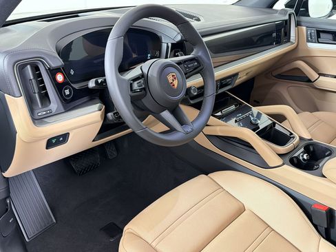 New 2026 Porsche Cayenne AWD/4WD image 4