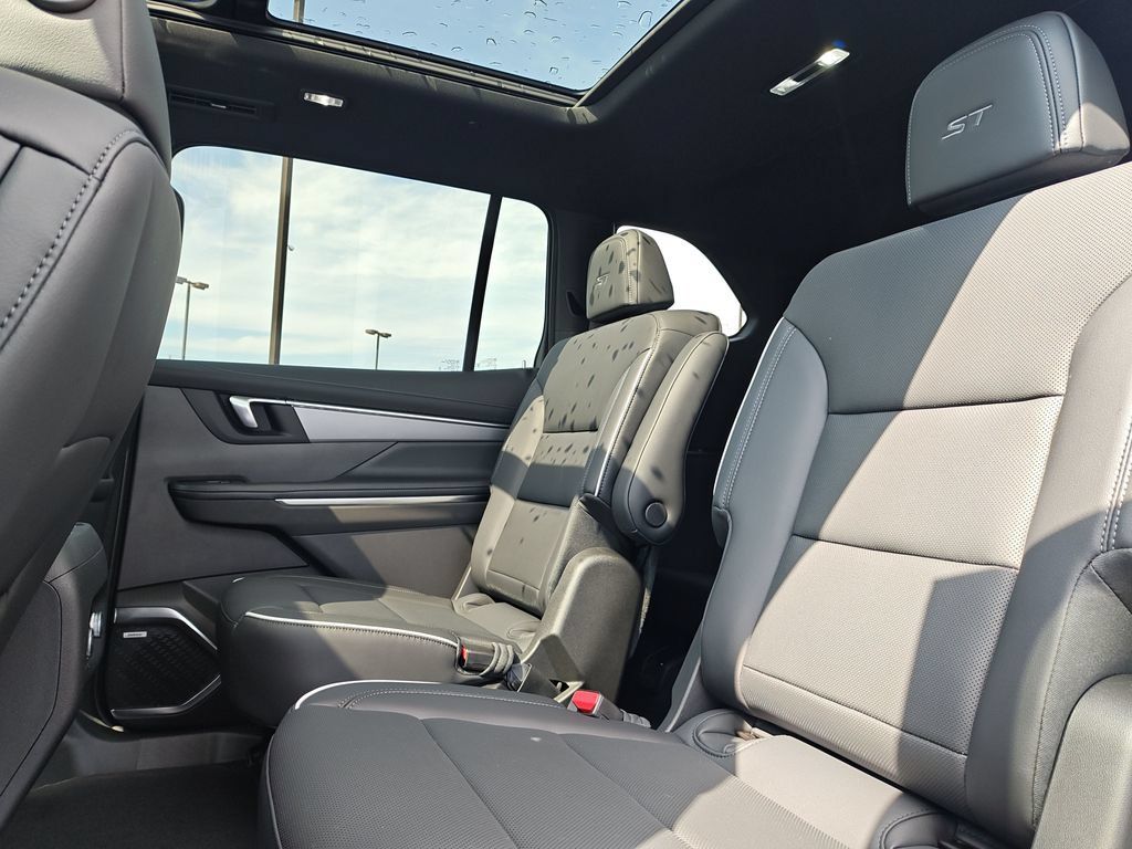 New 2027 Buick Enclave Sport Touring w/ Super Cruise Package FWD image 14