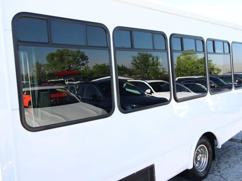 Used 2022 Mercedes-Benz Sprinter 3500 image 9