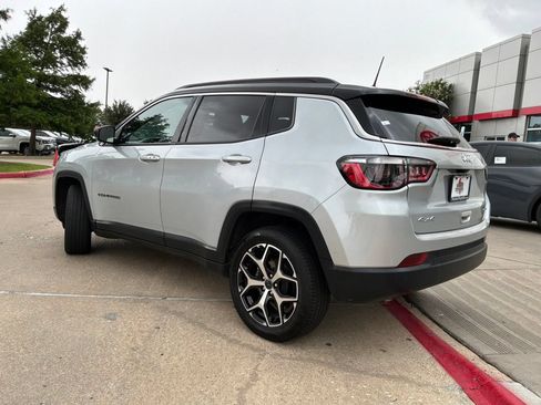 Used 2025 Jeep Compass Limited AWD/4WD image 8