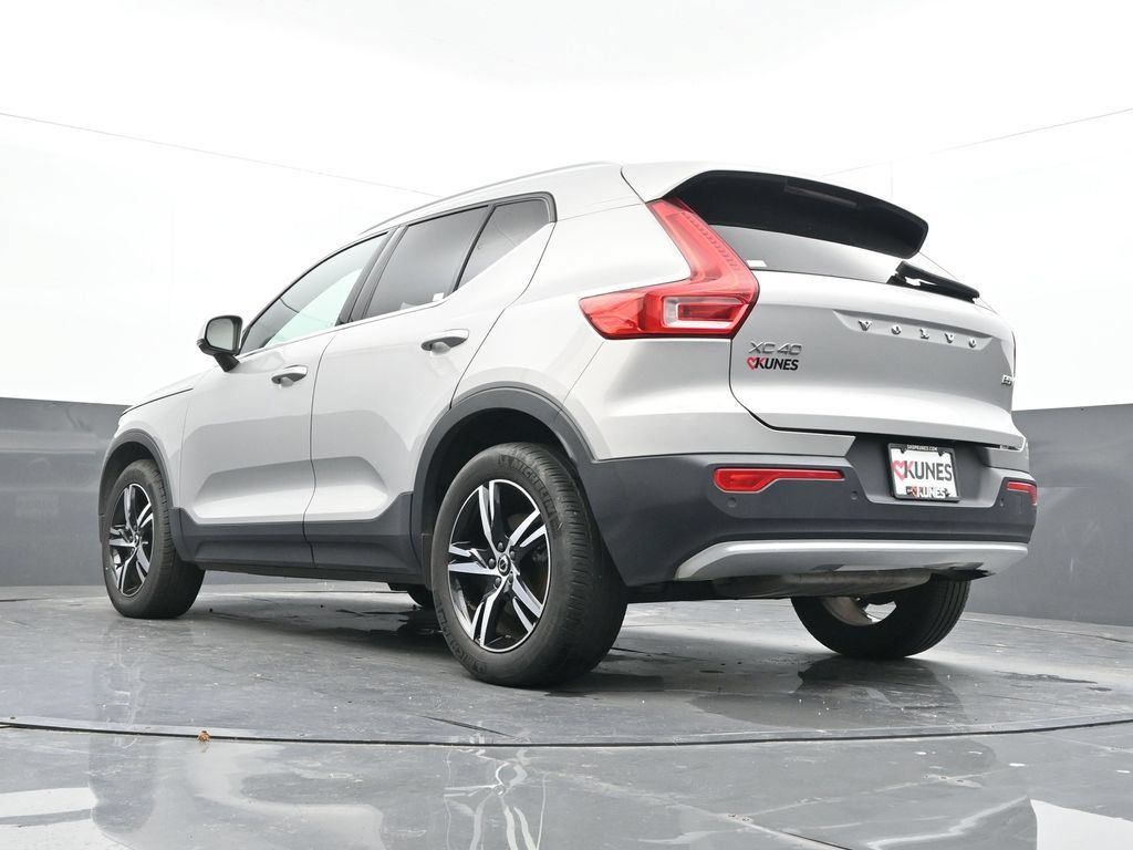 Used 2024 Volvo XC40 B5 Core AWD/4WD image 47