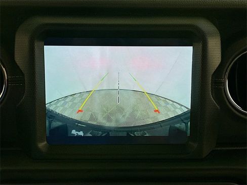 Used 2022 Jeep Wrangler Unlimited Sahara image 16