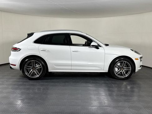 Certified 2020 Porsche Macan Turbo AWD/4WD image 8