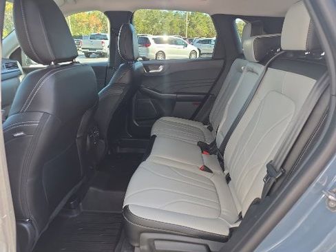 Certified 2025 Ford Escape Platinum w/ Premium Technology Package image 17