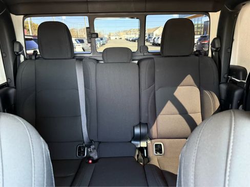 Used 2023 Jeep Gladiator Sport image 25