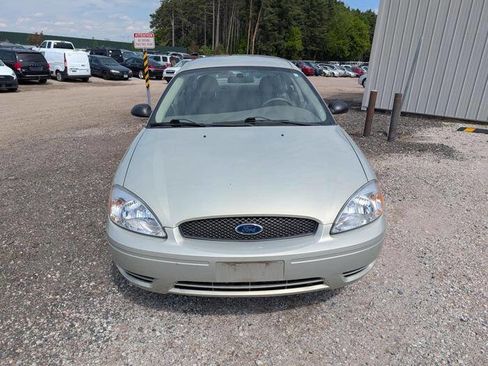 Used 2005 Ford Taurus SE FWD image 49