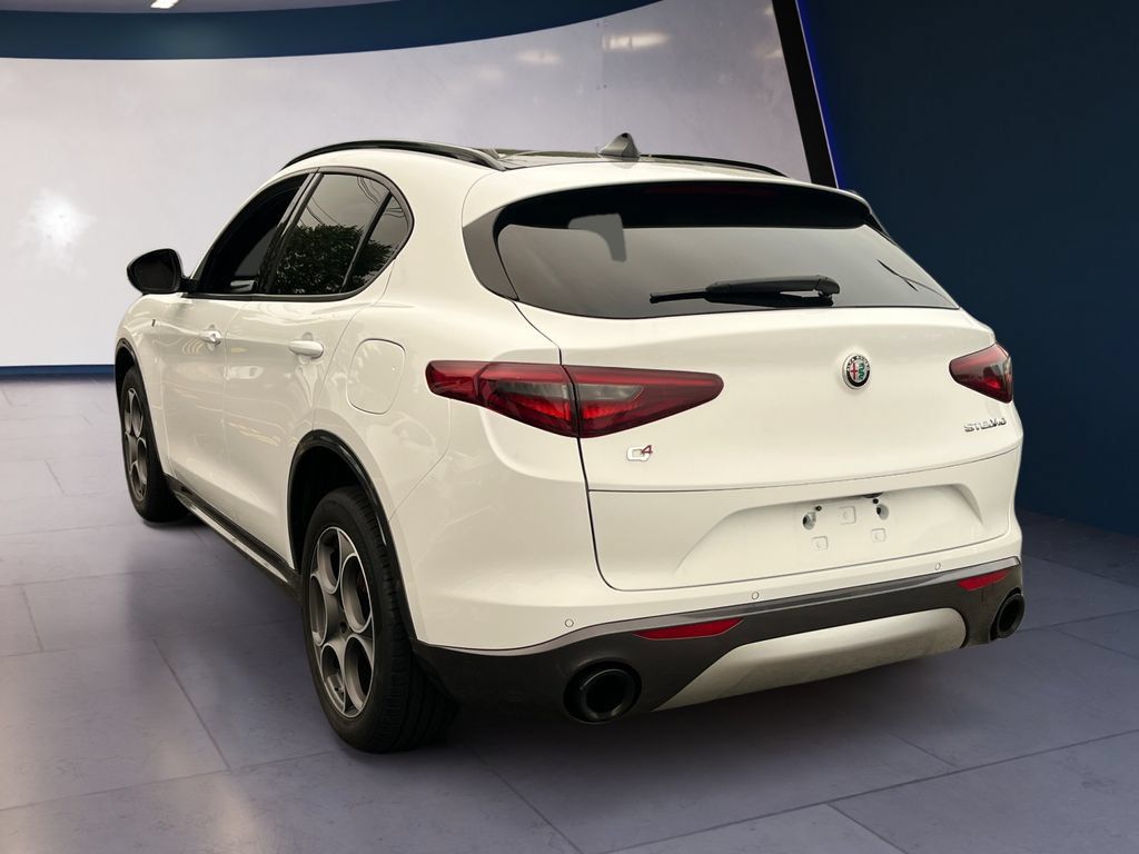 Used 2022 Alfa Romeo Stelvio Ti w/ Active Assist Plus Package AWD/4WD image 3