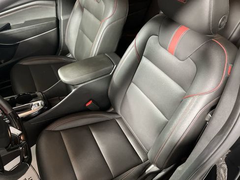 Used 2024 Chevrolet Trax RS w/ Sunroof Package FWD image 15
