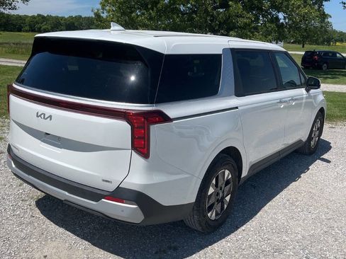 Used 2026 Kia Carnival LXS FWD image 4