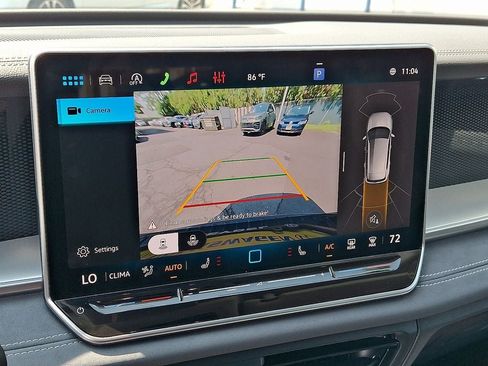 New 2026 Volkswagen Tiguan SE w/ Panoramic Sunroof Package AWD/4WD image 18