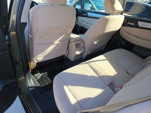 Used 2019 Subaru Outback 2.5i Premium image 10