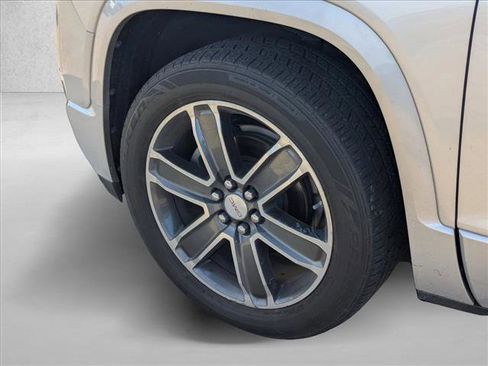 Used 2019 GMC Acadia Denali image 17