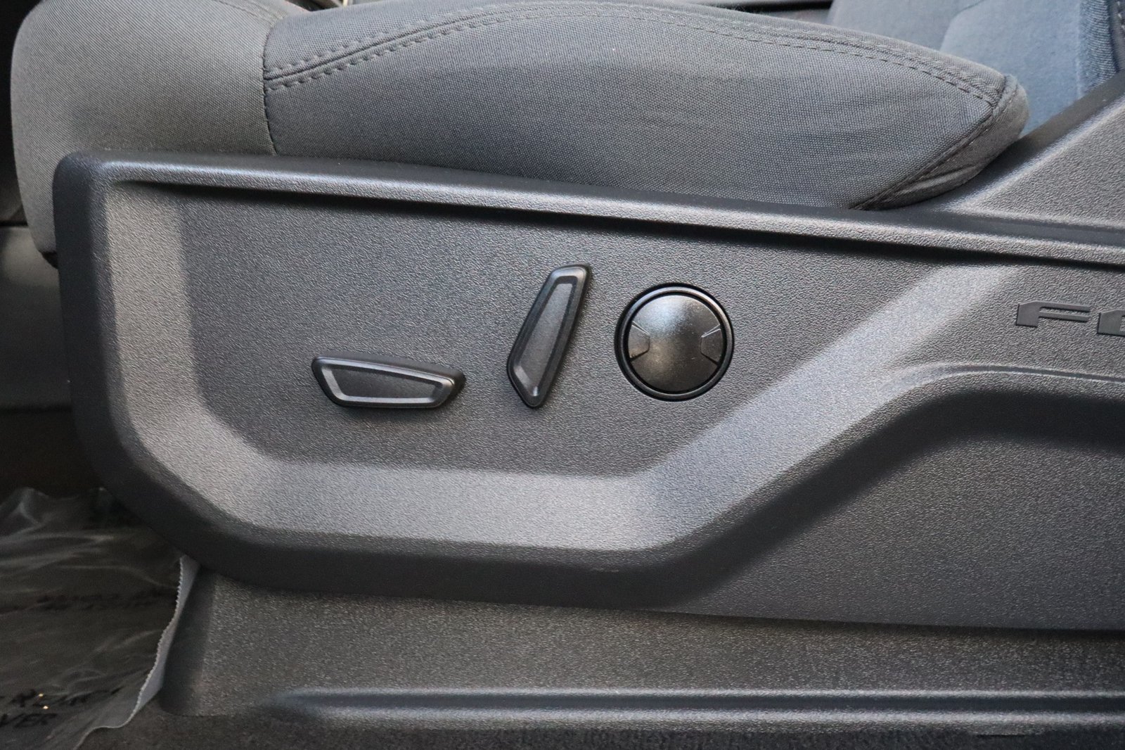 Used 2025 Ford Expedition Active RWD image 23