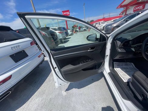 Used 2019 Hyundai Elantra SEL w/ Cargo Package FWD image 14