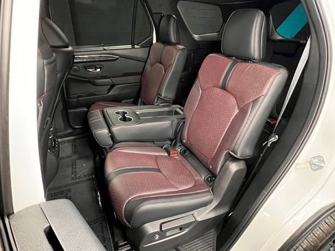 Used 2025 Honda Pilot Black Edition image 20