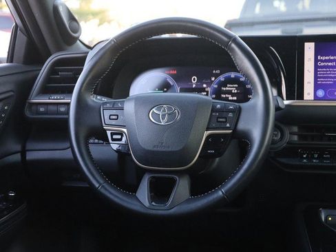 Used 2025 Toyota Crown Platinum image 25