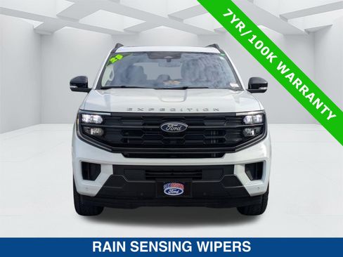 Certified 2025 Ford Expedition Active AWD/4WD image 9