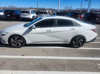 Used 2025 Hyundai Elantra SEL video 2