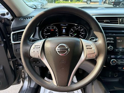 Used 2016 Nissan Rogue SV AWD/4WD image 32