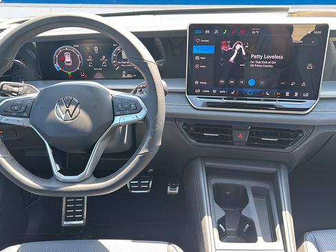 New 2026 Volkswagen Tiguan SE R-Line AWD/4WD image 19