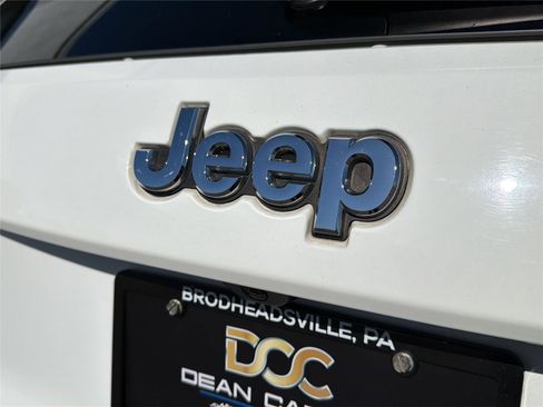 Used 2015 Jeep Grand Cherokee SRT AWD/4WD image 38