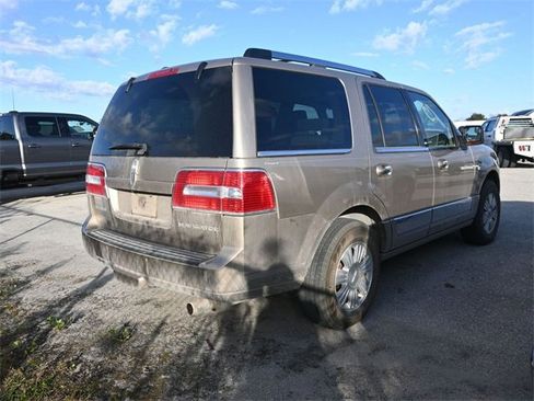 Used 2014 Lincoln Navigator Base image 20
