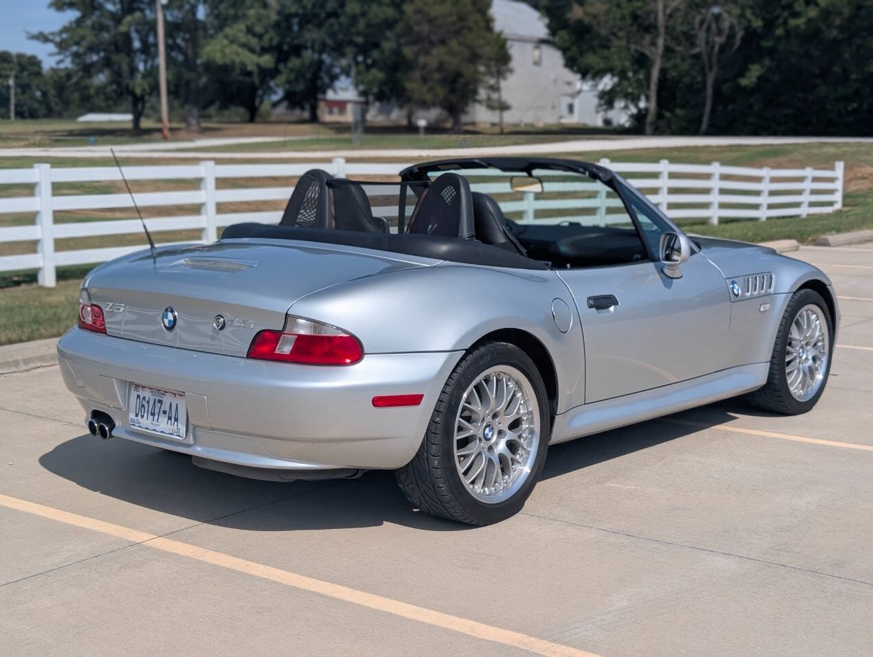 Used 2001 BMW Z3 3.0i RWD image 9