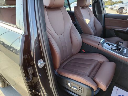 Used 2022 BMW X5 xDrive40i w/ Parking Assistance Package image 22