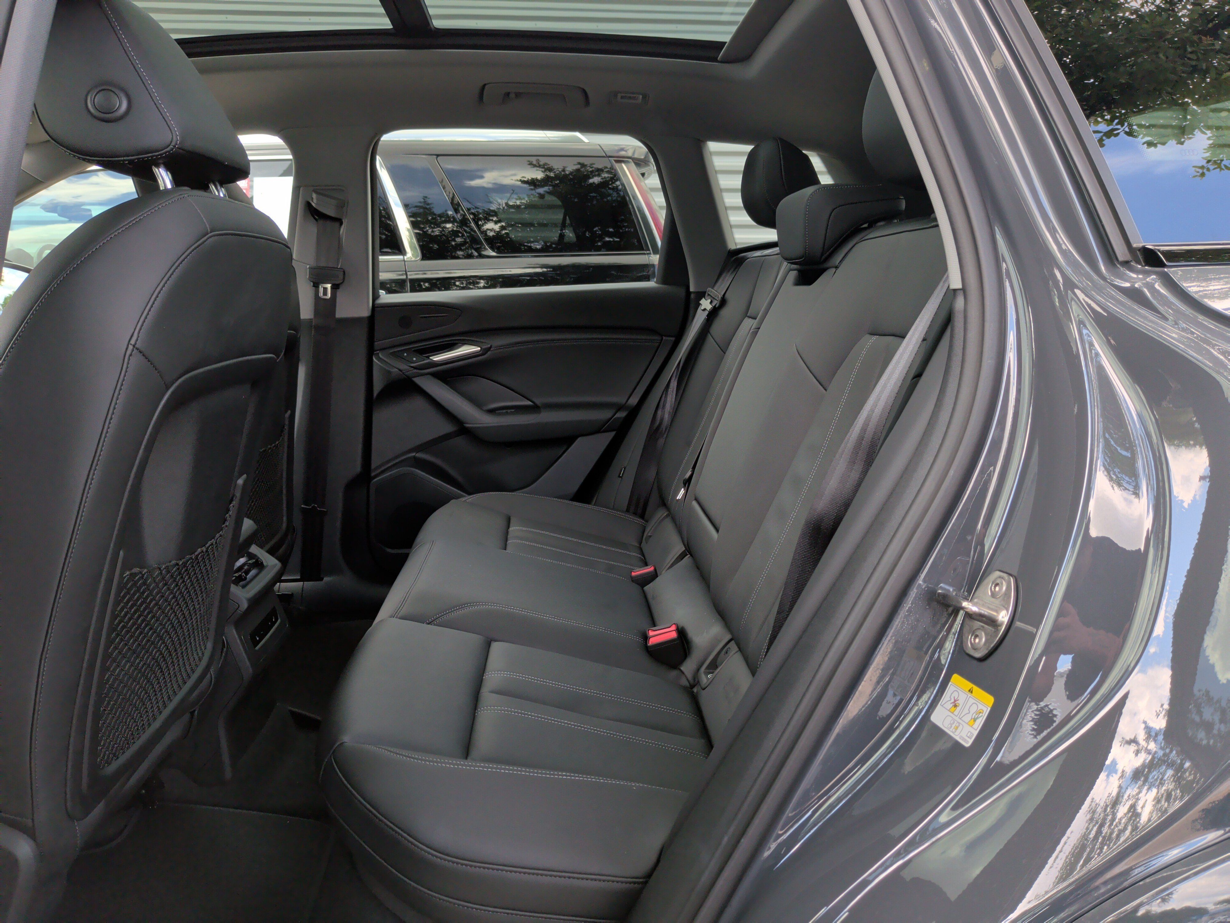Certified 2025 Audi Q6 e-tron Premium w/ Convenience Package RWD image 32