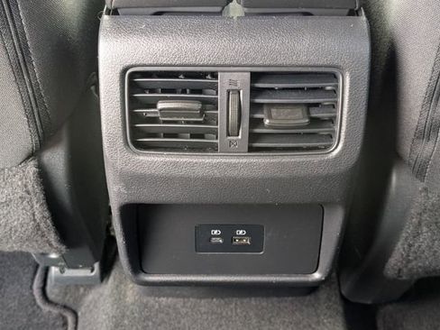 Used 2022 Nissan Rogue SV image 12